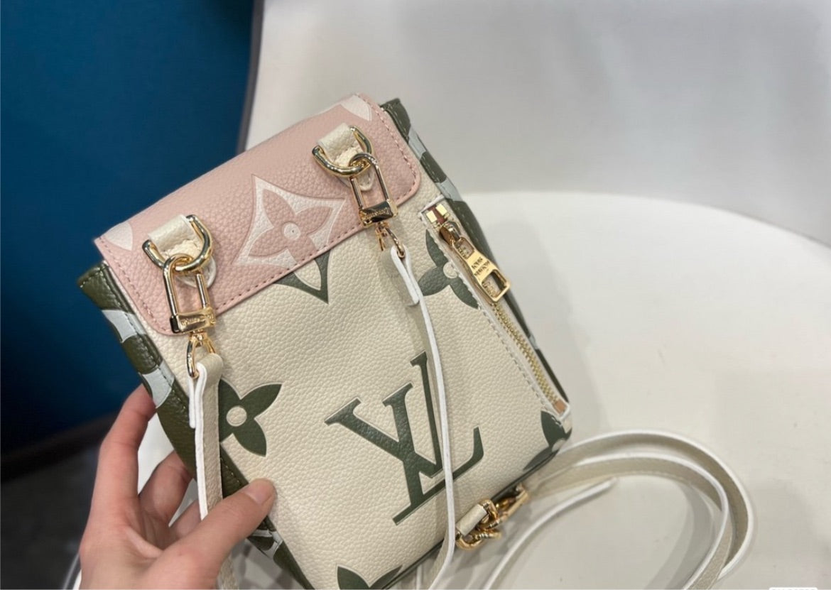 LV woman backpack/ shoulder bag